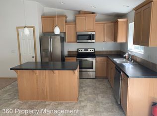 1224 Tomren Ln, Kent, WA 98277