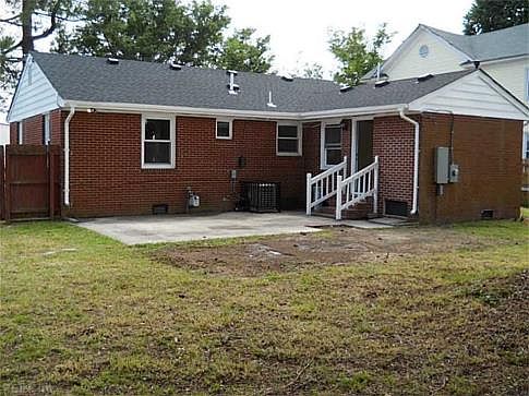1st image of 1004 Joyce St