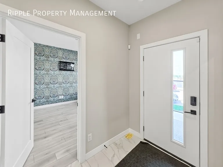 8161 8th Ave SW — Photo 3