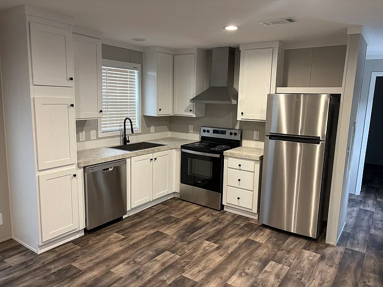 263 Edgewood Blvd — Photo 3