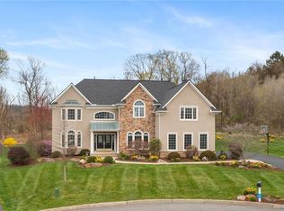 2072 Quail Ct, Bethlehem, PA