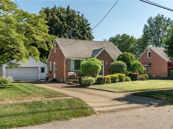 31 Sunset Rd, Cheektowaga, NY 14227