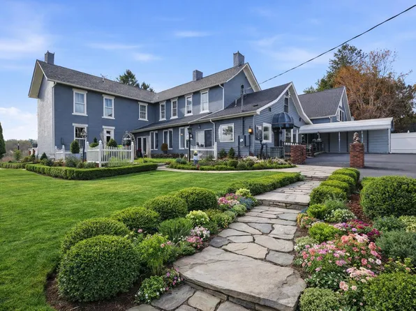 284 N Kennebec Ave, McConnelsville, OH 43756