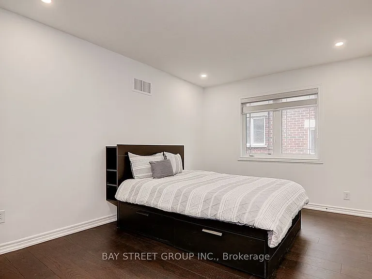 201 Bilbrough St — Photo 20