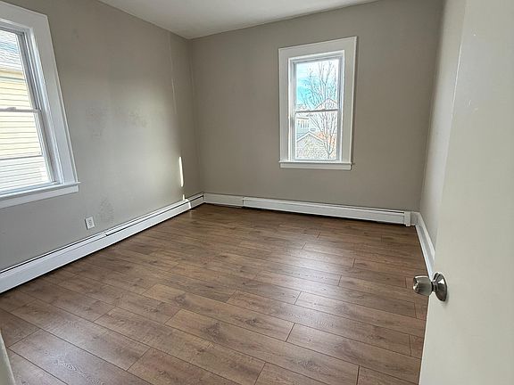 2nd image of 1013 Jefferson Ave #2C