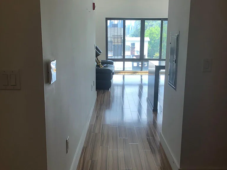 4918 Park Ave #405 — Photo 5