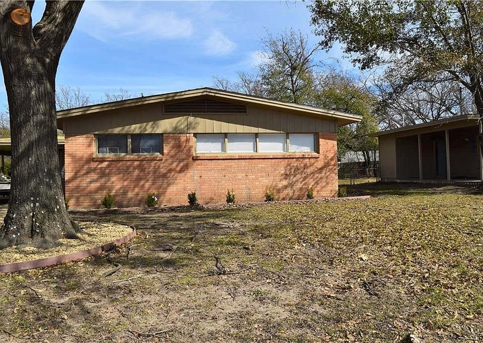 1st image of 1821 Bowie Dr