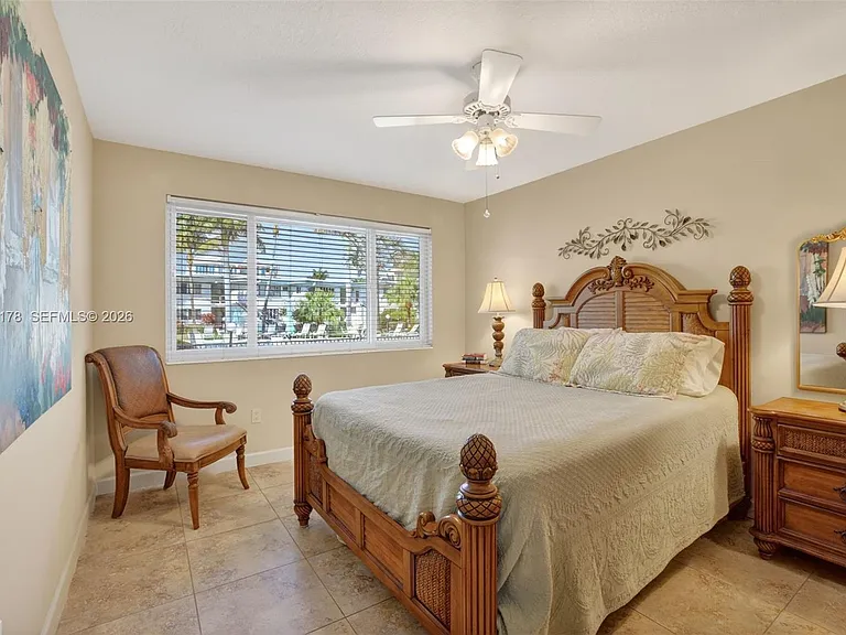 180 Isle Of Venice Dr #121 — Photo 35