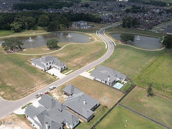 5th image of 221 Gunter Grass Ct