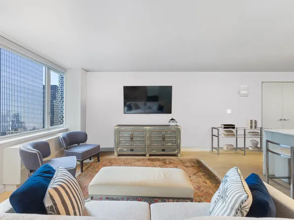 322 West 57th Street image 1 of 10