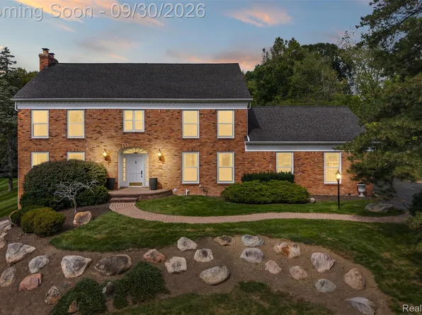 3250 Chestnut Run Dr, Bloomfield Hills, MI 48302