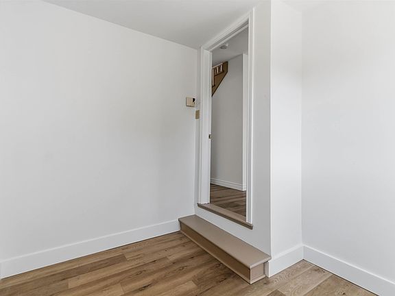 4th image of 341 Myra Rd