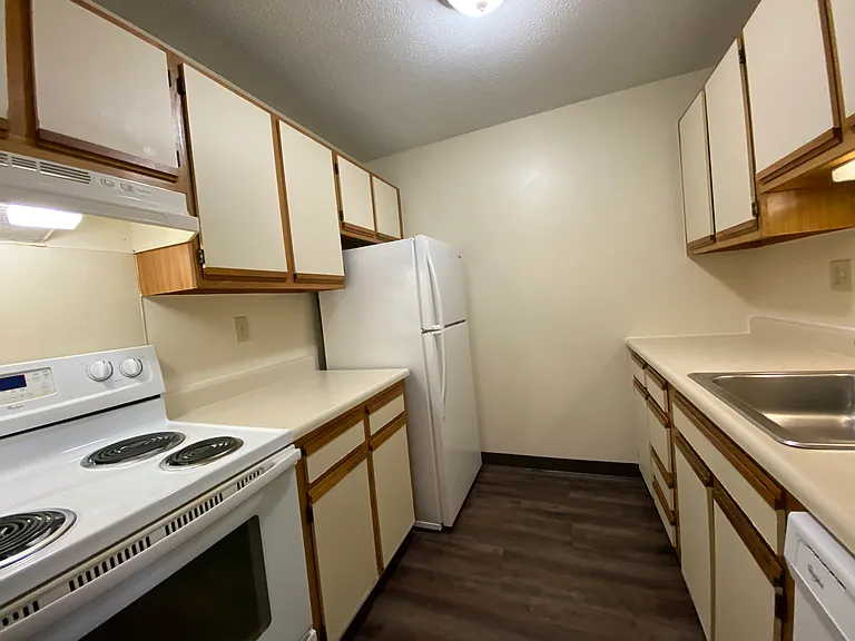 Sunset Ridge Apartments — Photo 69