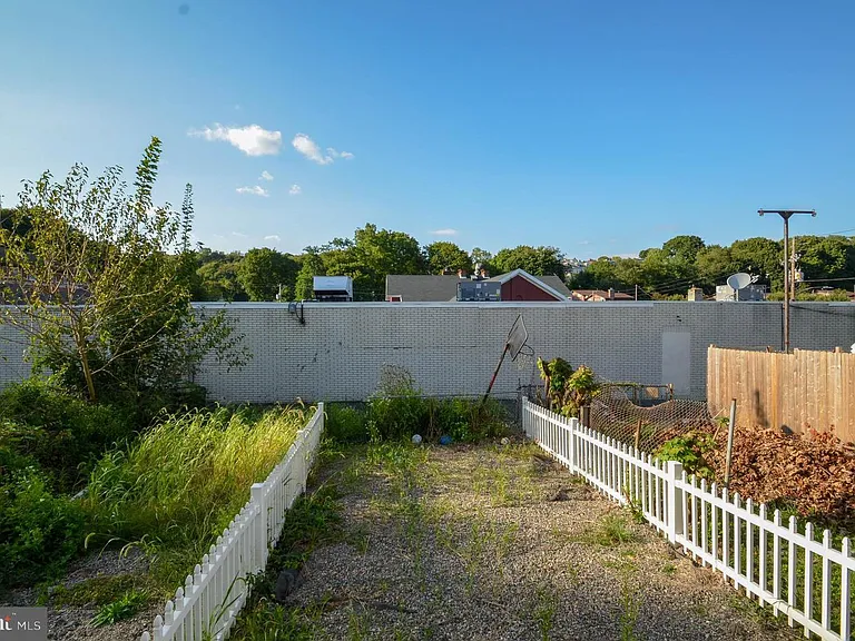 712 Laurel Blvd — Photo 25