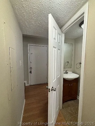 422 Kirkcaldy Ct — Photo 10