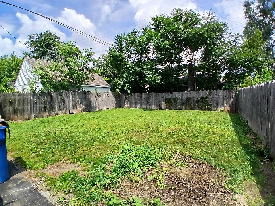 7559 Paige Ave, photo 2