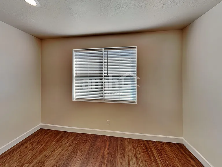 1176 N Wagon Way — Photo 6
