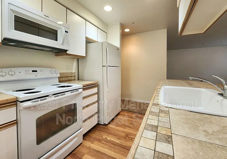 9727 18th Ave W #B103 — Photo 2