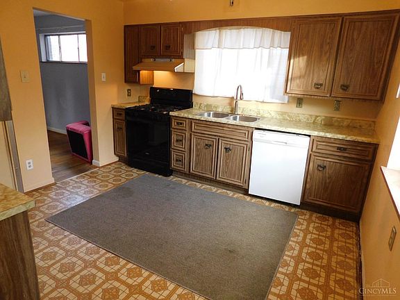 2nd image of 1690 Ashbrook Dr