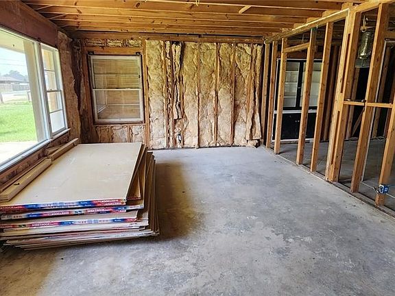 2nd image of 1611 Legion St
