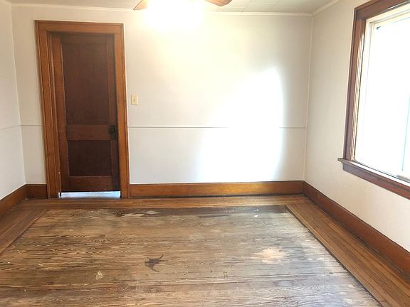 4th image of 1126 Union St