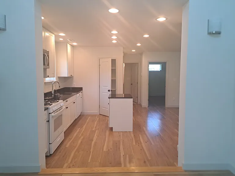 20416 Hopkins Rd — Photo 6