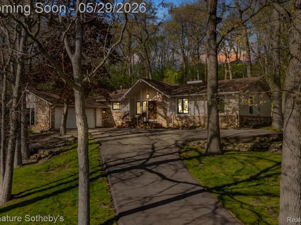 6692 Balmoral Ter, Clarkston, MI 48346