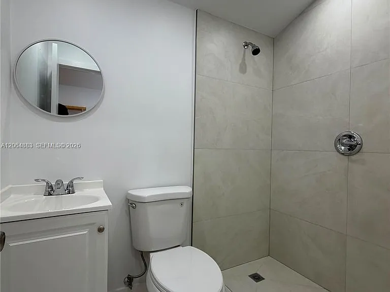 1400 SW 29th Ave #2 — Photo 4
