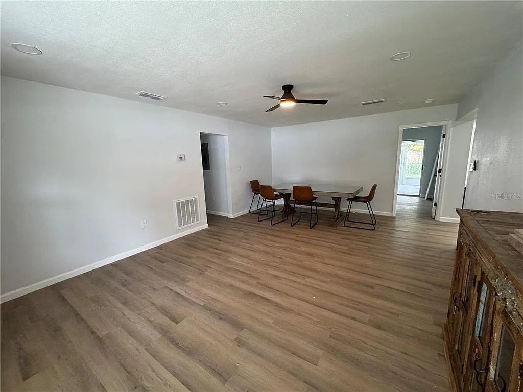 4 bed, 2.5 bath, 1473 sqft, $2,800 — Photo 3