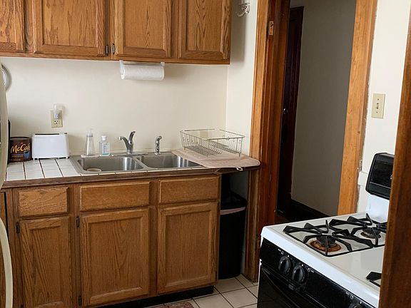 5th image of 663 Lincoln Ave