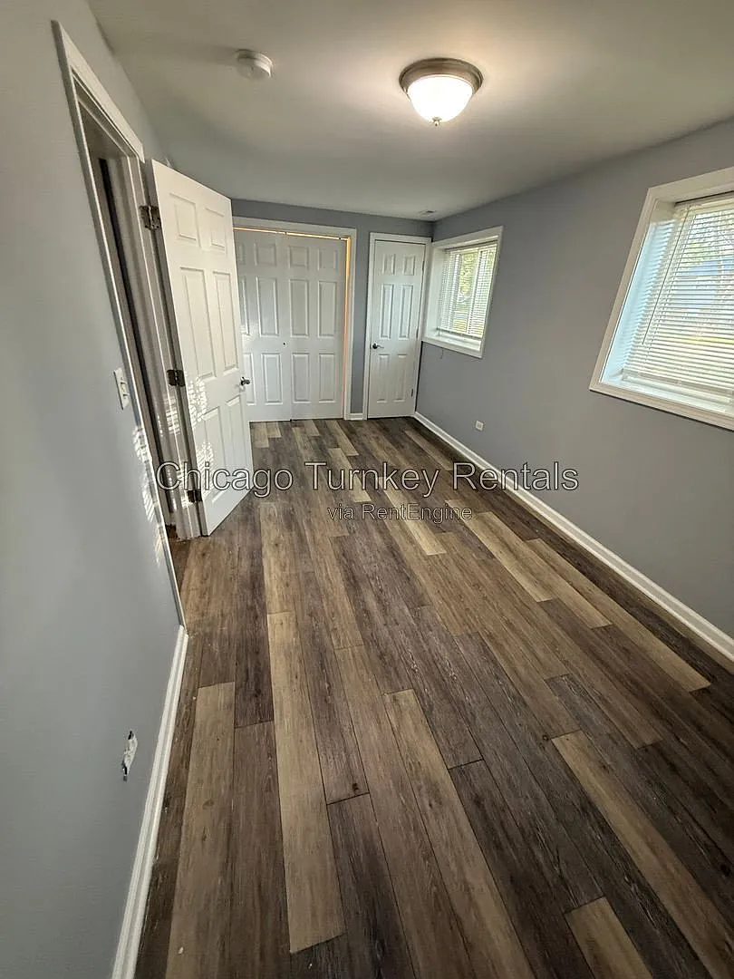 5 bed, 2.0 bath, 1800 sqft, $2,600 — Photo 1