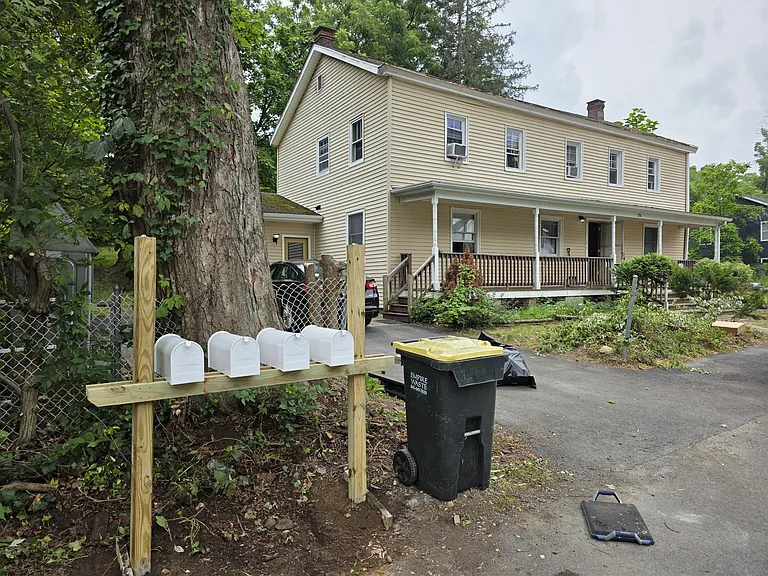 214 Maple Ave #2L — Photo 1