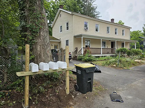 214 Maple Ave #2L Photo 1