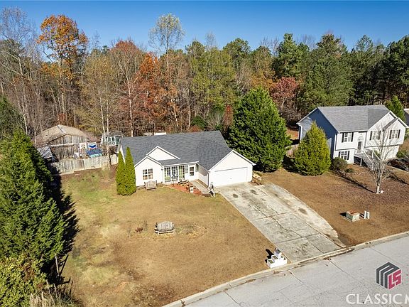 3rd image of 307 Shenandoah Drive #A