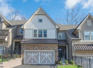 11 Lakeland Court, Mountain Lakes, NJ 07046