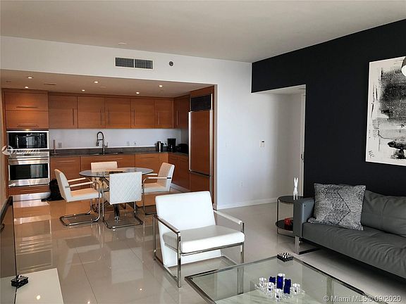 5th image of 485 Brickell Ave APT 3701