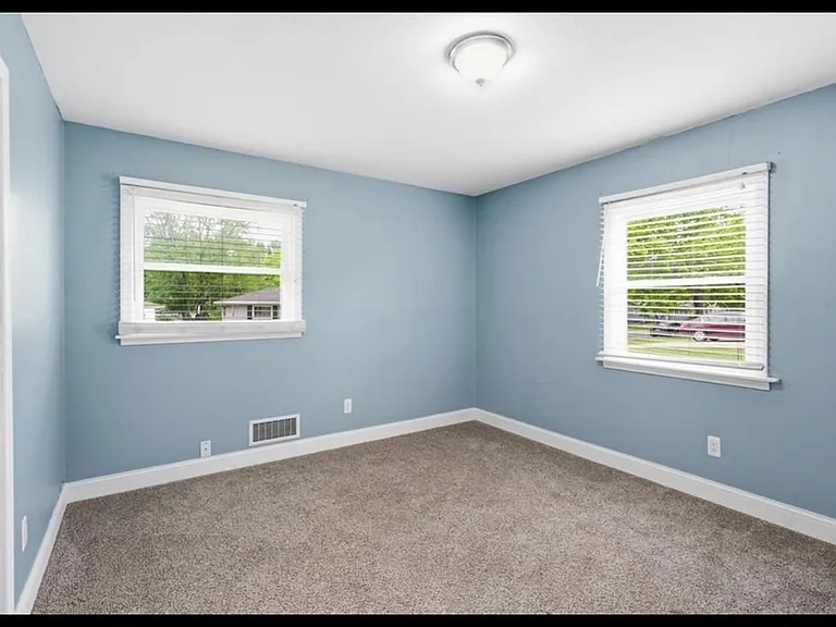 2902 W 7th St — Photo 9