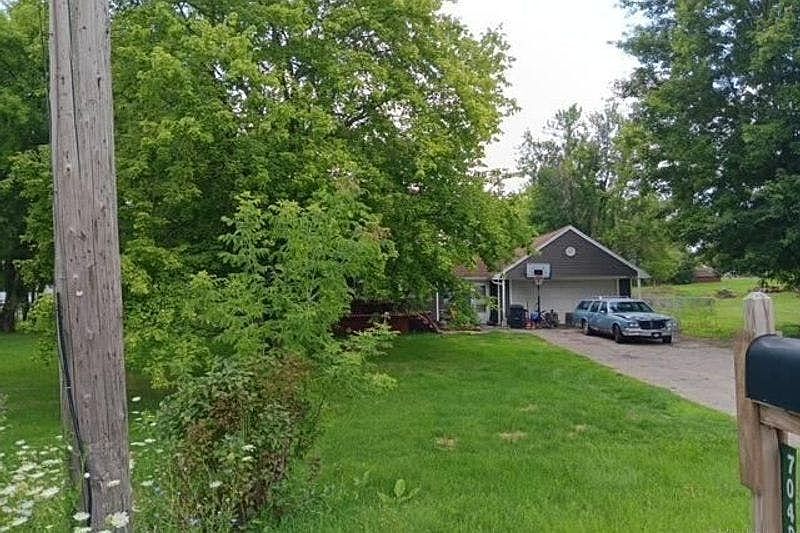 1st image of 7048 Lapeer Rd