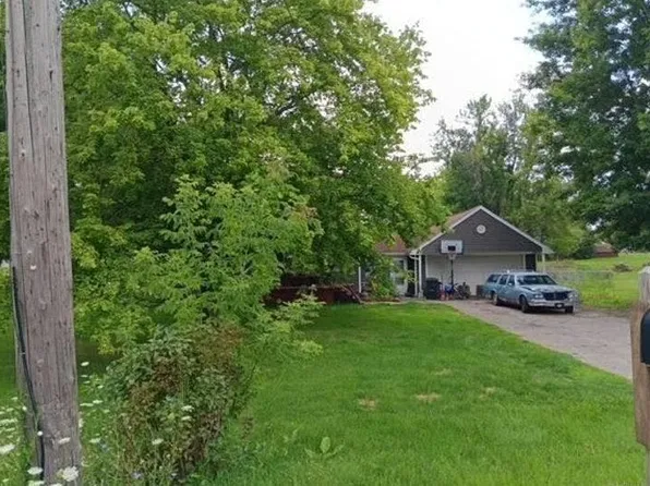 7048 Lapeer Rd, Davison, MI 48423