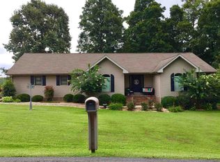 306 Eagle Lake Dr, Benton, KY 42025