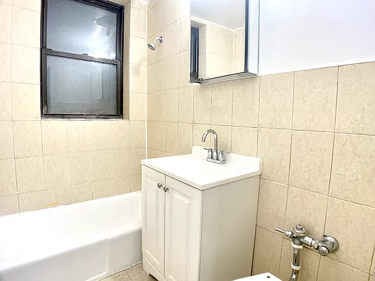 Rented by Bohemia Realty Group | media 6