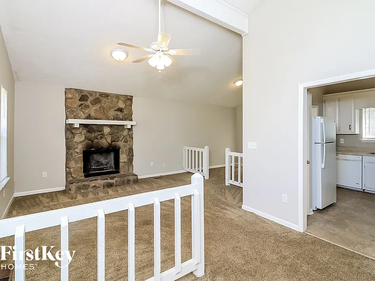 3201 Delhi Dr — Photo 3