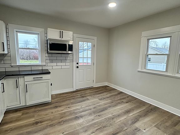 3rd image of 1808-1810 Hillsdale Ave #1808