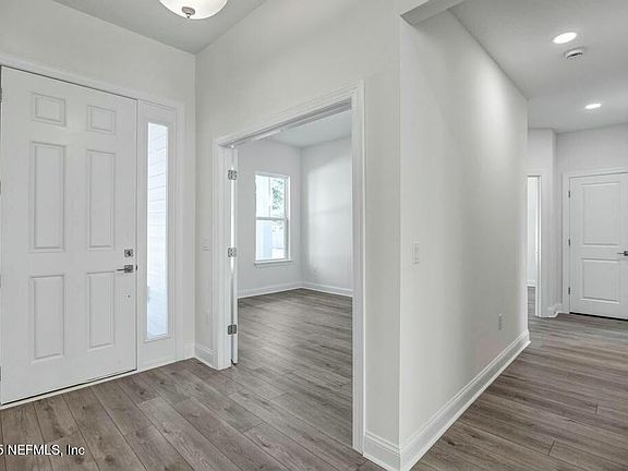 3rd image of 865 WILDWOOD Drive