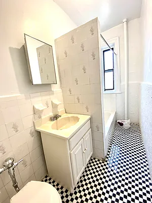 Rented by Urban Real Estate Property Group Inc | media 8