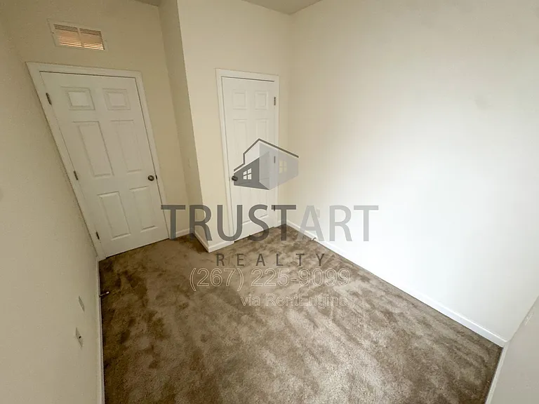 1327 S 27th St — Photo 18