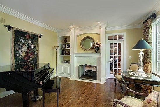 2nd image of 2221 Churchill Cir