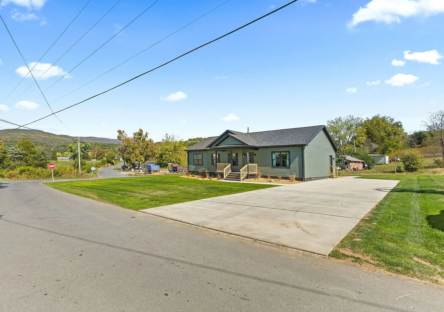 Modern Mountain Living Minutes from the Watauga River! — Photo 2
