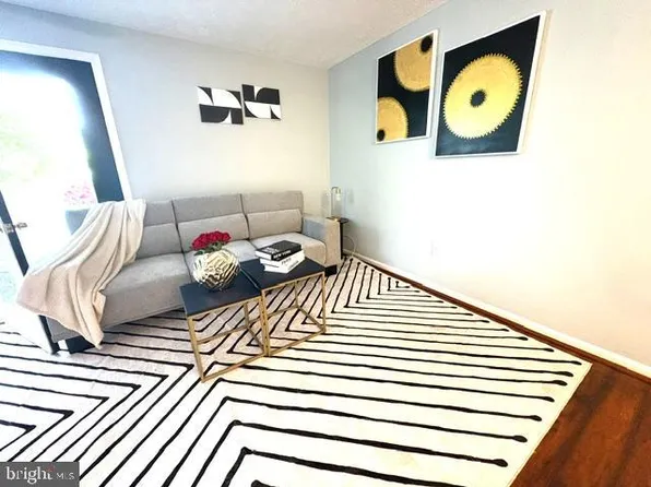 12213 Saint Peter Ct APT H, Germantown, MD 20874