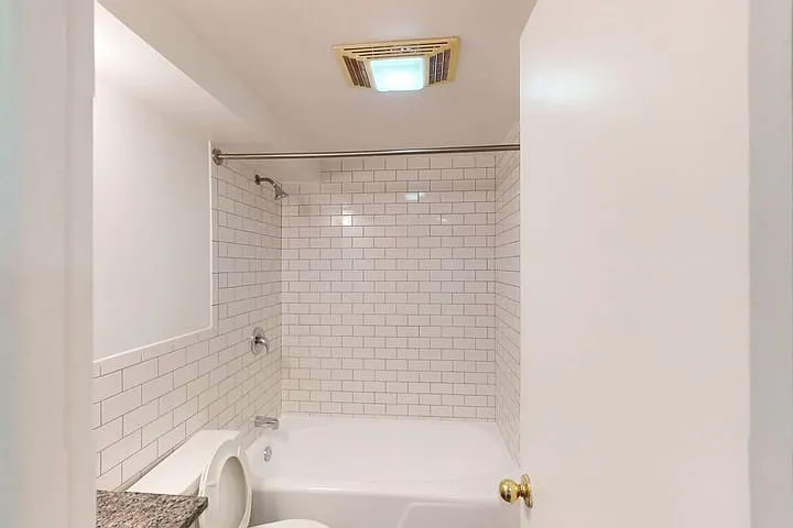 Harper Court — Photo 14